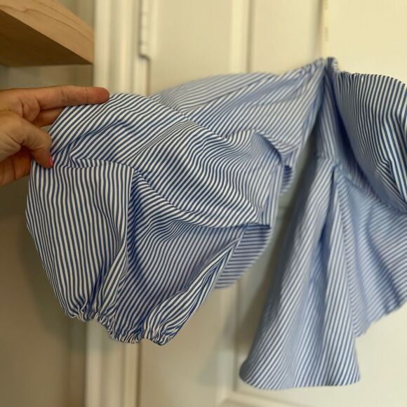 Essue Blue and White Crop Top - Picture 2 of 7